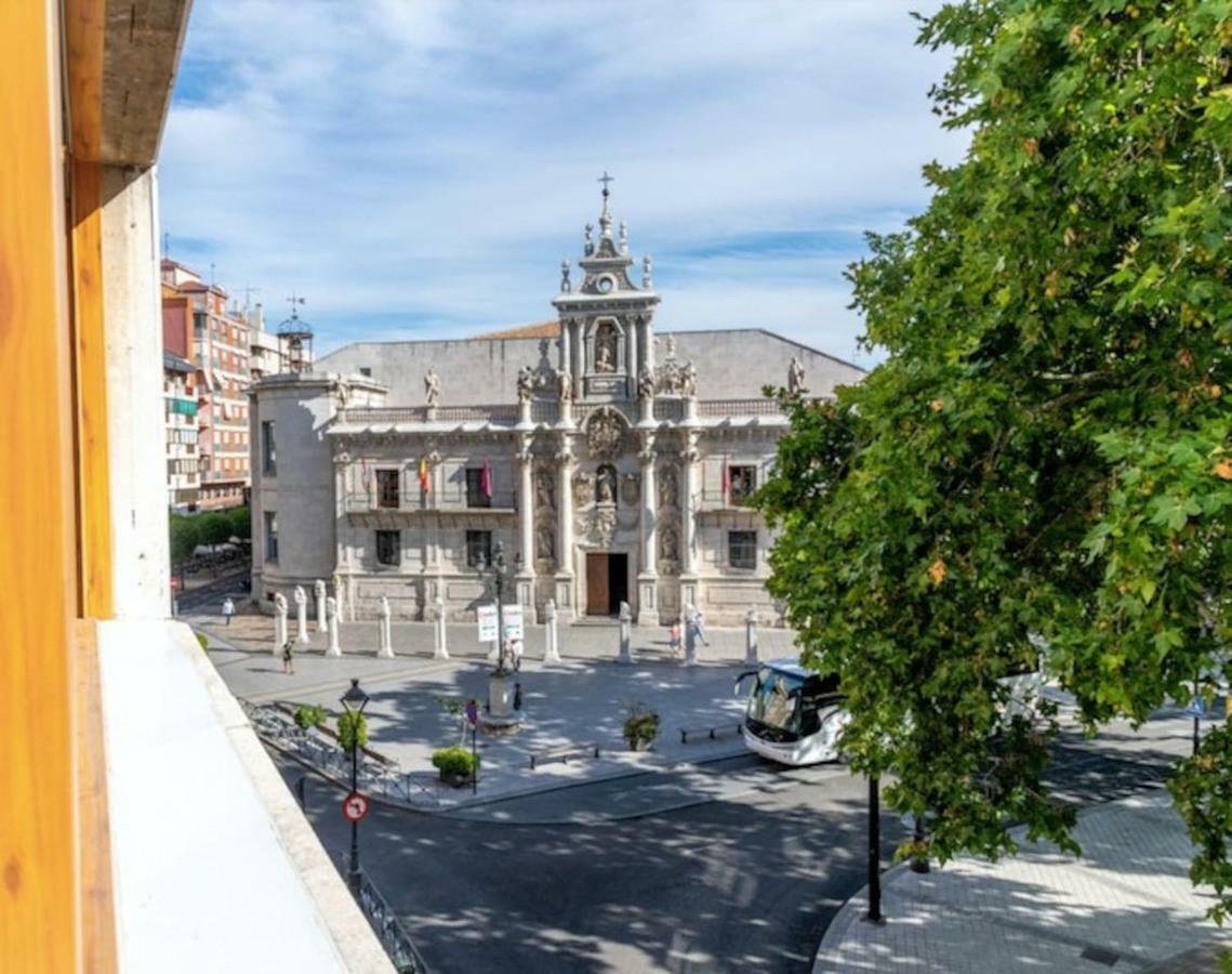 Universidad 4 Valladolid Buitenkant foto